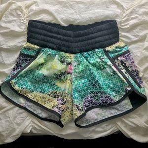 Lululemon Tracker Shorts 6